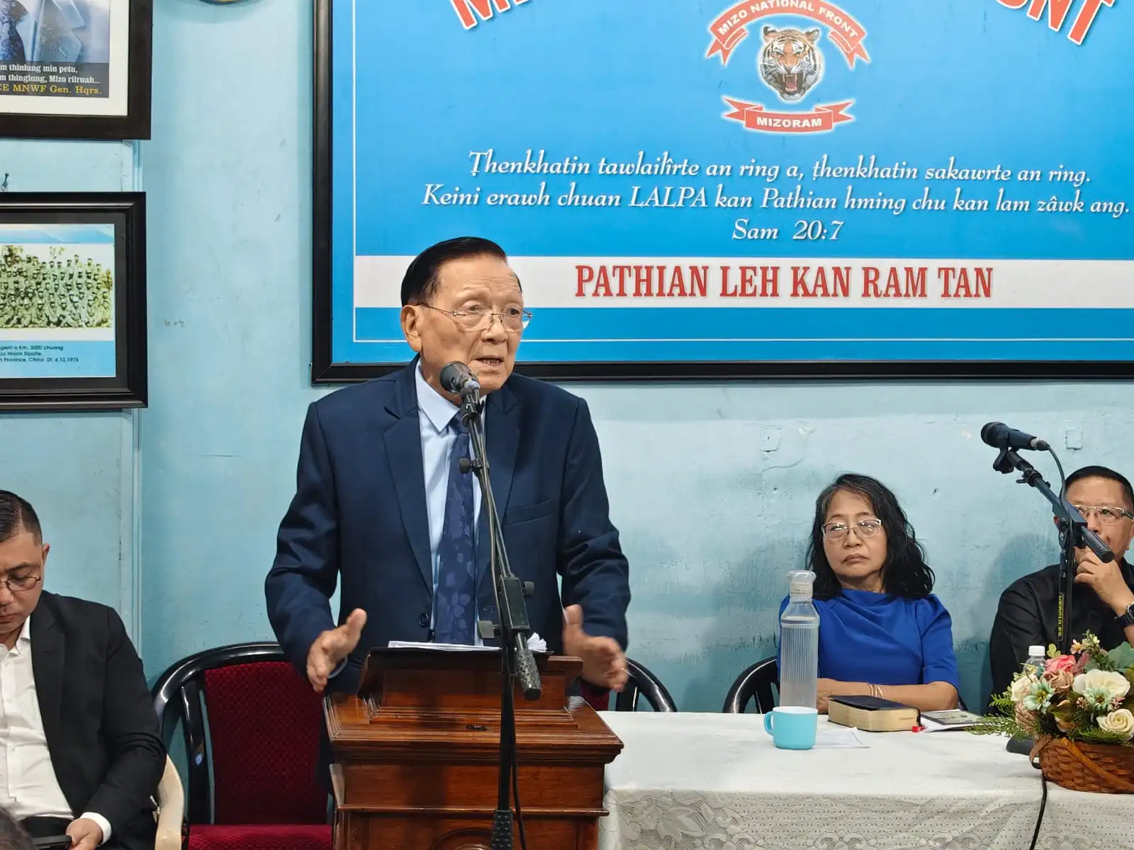 MNF chuan Lalremsiami Hmarzote leh Lalthantluangi te hi chawimawina chibai kan buk a ni.